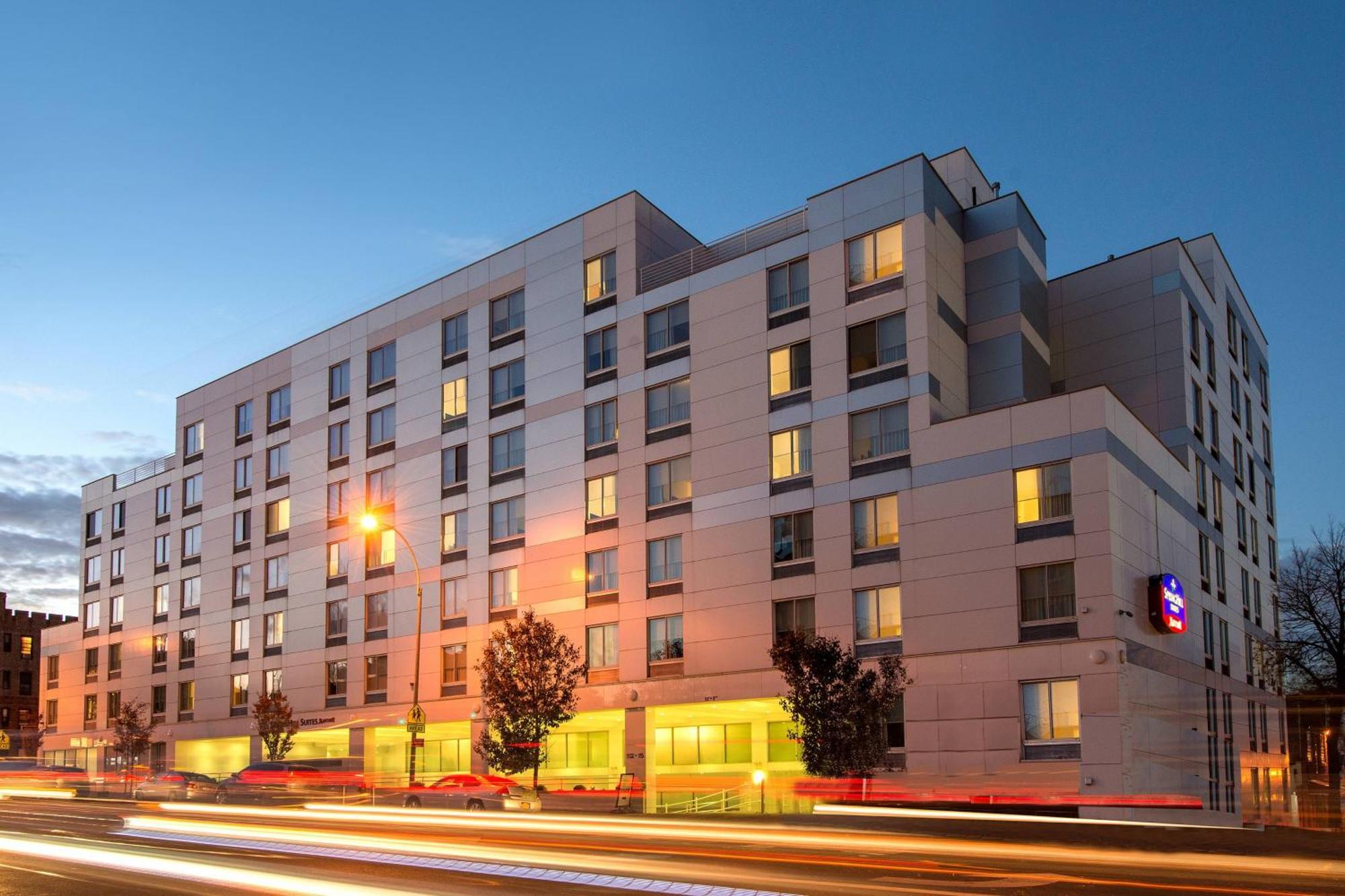 Springhill Suites By Marriott New York Laguardia Airport Exterior photo